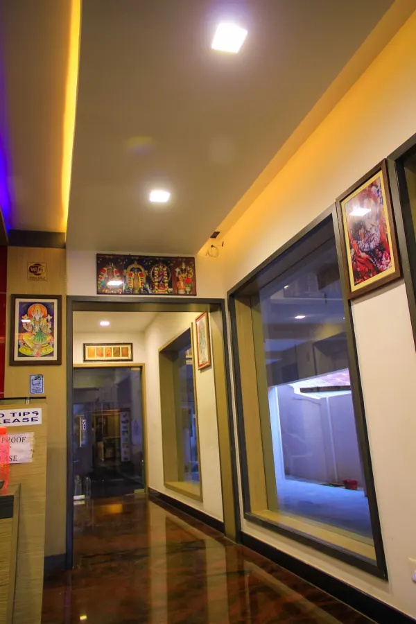 Hotel Sri Hayagriva – photo 12